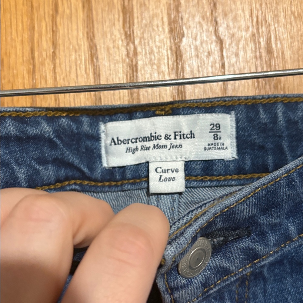 Abercrombie & Fitch curve love high rise mom jean distressed denim pants size 8 - Picture 3 of 7